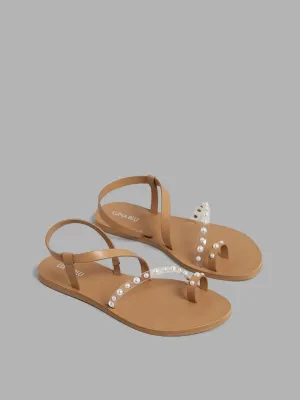 LUNA BLU Beige Pearl Accent Toe Ring Sandals